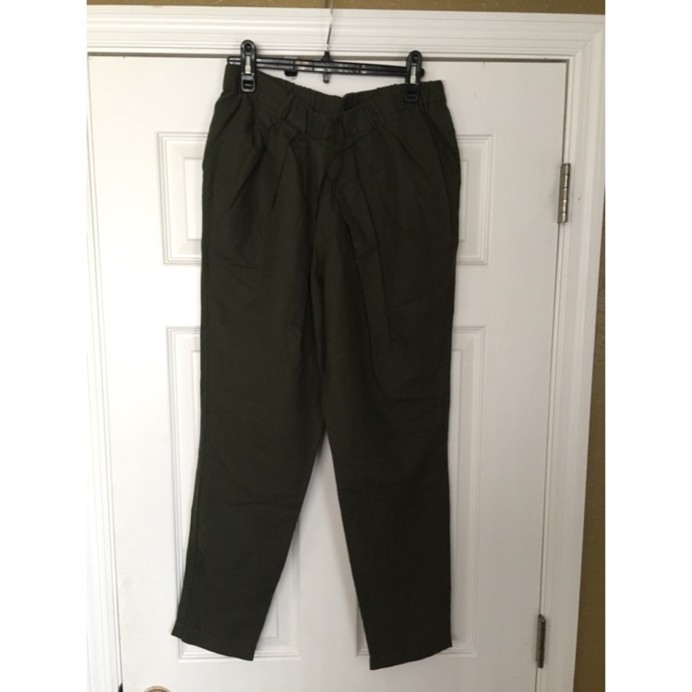 Cropped green Pants